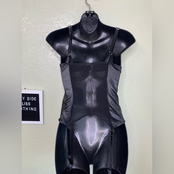 Fredericks Faux Leather Zip Up Corset Mesh Cups Garter Straps Size Small - Picture 4 of 8